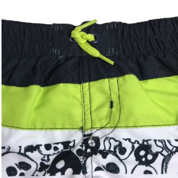 NWT Crossbone Rashguard 2-Piece Swim Set - Picture 15 of 16